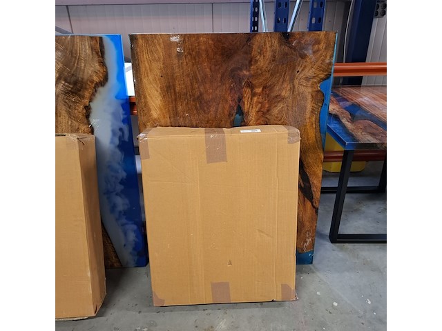 Epoxy tafel 120x75 met set u poten, 2025 - afbeelding 3 van  4