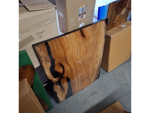 Epoxy tafel 120x75 met set u poten, 2025 - afbeelding 2 van  5