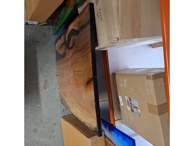 Epoxy tafel 120x75 met set u poten, 2025 - afbeelding 3 van  5