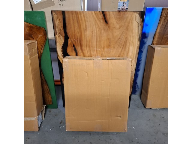 Epoxy tafel 120x75 met set u poten, 2025 - afbeelding 4 van  5