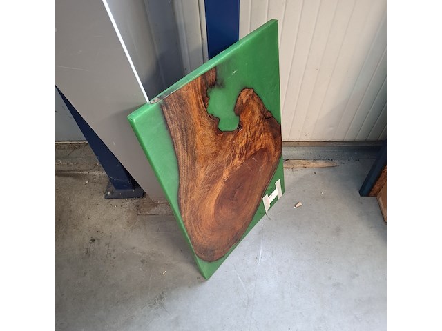 Epoxy tafel groen 90x60cm, 2025 - afbeelding 2 van  3