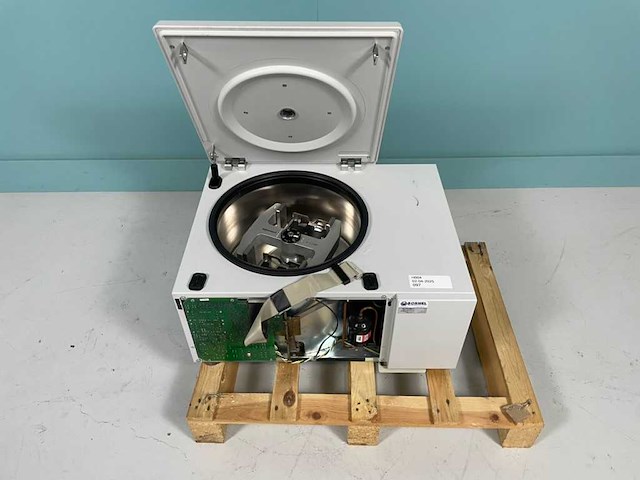 Eppendorf - 5805 - centrifuge - 2006 - afbeelding 2 van  5