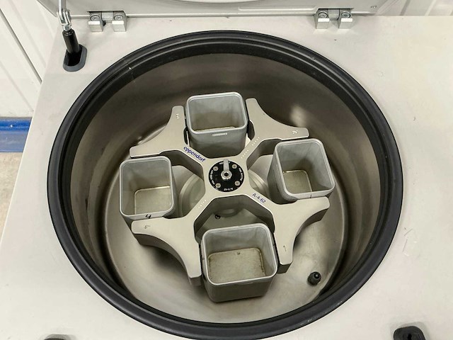 Eppendorf - 5810r - centrifuge - afbeelding 3 van  4