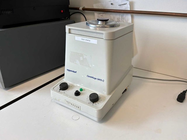 Eppendorf 5415 c microcentrifuge - afbeelding 1 van  2