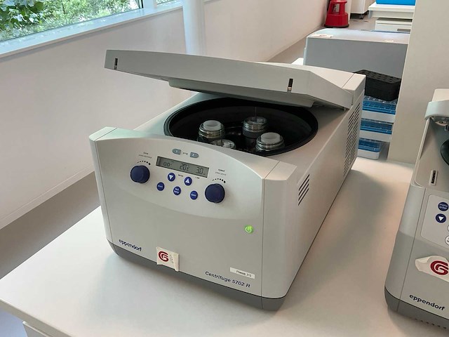 Eppendorf 5702r centrifuge - afbeelding 2 van  4