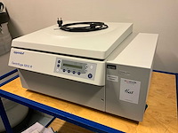 Eppendorf 5810 r high speed refrigerated laboratory centrifuge - afbeelding 1 van  5