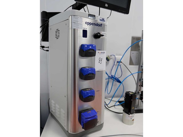 Eppendorf bioflow 320 bioreactor regelsysteem - afbeelding 3 van  10