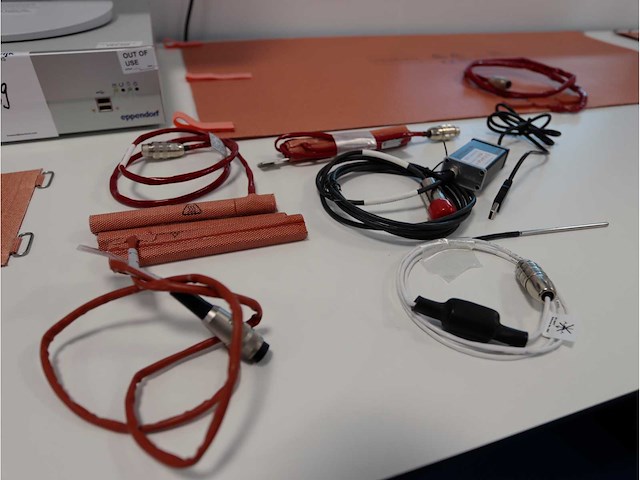 Eppendorf bioflow 320 bioreactor regelsysteem - afbeelding 9 van  10