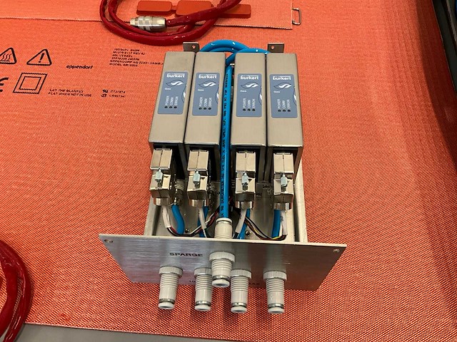 Eppendorf bioflow 320 bioreactor regelsysteem - afbeelding 14 van  14