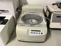 Eppendorf concentrator plus vacuüm centrifuge - afbeelding 1 van  4