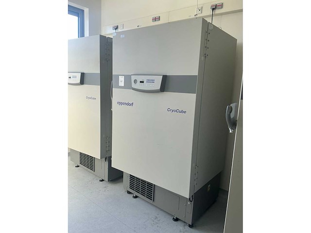 Eppendorf cryocube f570-86 ultra-lage temperatuur laboratoriumvriezer - afbeelding 2 van  8