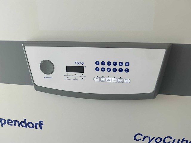 Eppendorf cryocube f570 ultra-lage temperatuur laboratoriumvriezer - afbeelding 3 van  8