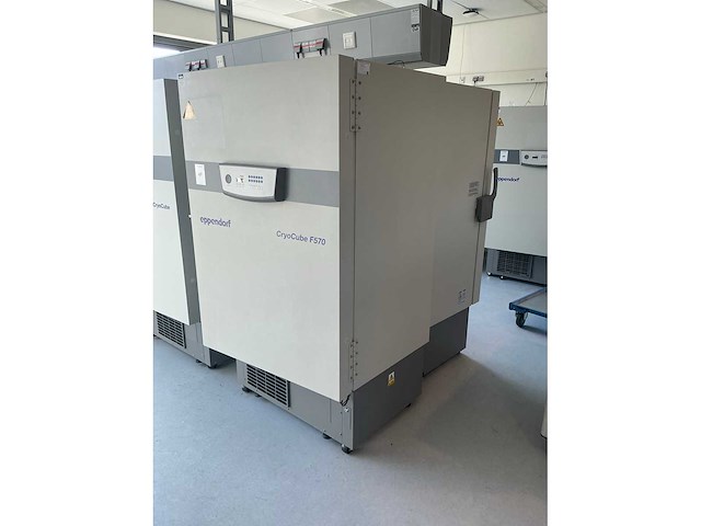 Eppendorf cryocube f570 ultra-lage temperatuur laboratoriumvriezer - afbeelding 3 van  8