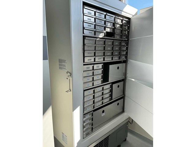 Eppendorf cryocube f570h ultra-lage temperatuur laboratoriumvriezer (2x) - afbeelding 2 van  12