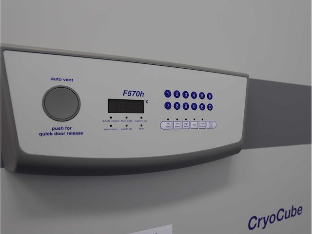 Eppendorf cryocube f570h ultra-lage temperatuur laboratoriumvriezer - afbeelding 5 van  6