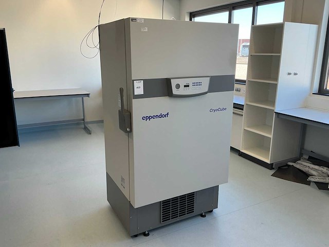 Eppendorf cryocube f570h ultra-lage temperatuur laboratoriumvriezer - afbeelding 1 van  9
