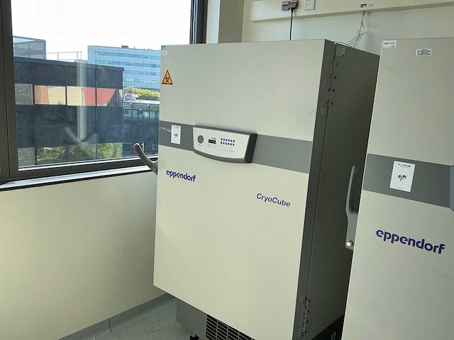 Eppendorf cryocube f570h ultra-lage temperatuur laboratoriumvriezer - afbeelding 1 van  7