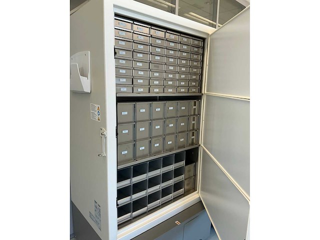 Eppendorf cryocube f740h ultra-lage temperatuur laboratoriumvriezer - afbeelding 6 van  8