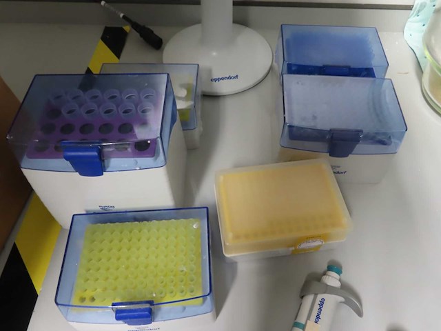 Eppendorf / gilson - pipet (2x) - afbeelding 3 van  5