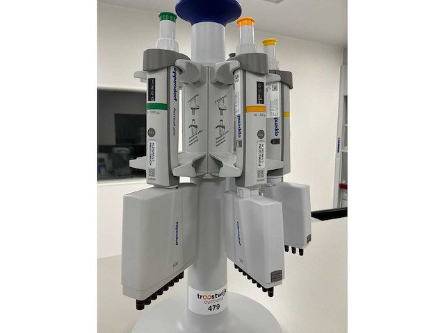Eppendorf multi pipettenassortiment - afbeelding 1 van  3