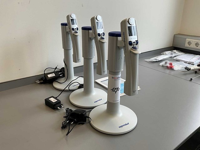 Eppendorf multipette e3 repeaterpipet (3x) - afbeelding 2 van  5