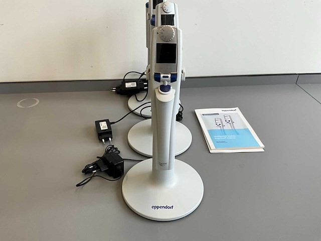 Eppendorf multipette e3 repeaterpipet (3x) - afbeelding 3 van  5
