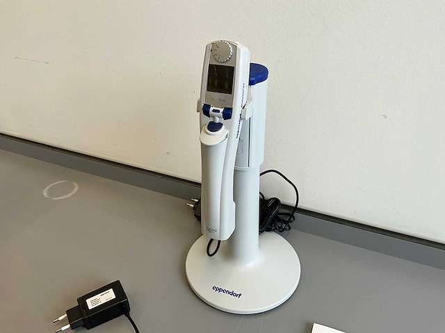Eppendorf multipette e3 repeaterpipet (3x) - afbeelding 5 van  5