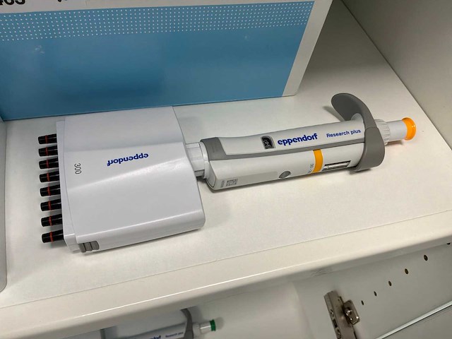 Eppendorf research plus multi pipette (5x) - afbeelding 2 van  4