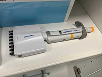 Eppendorf research plus multi pipette (5x) - afbeelding 2 van  4