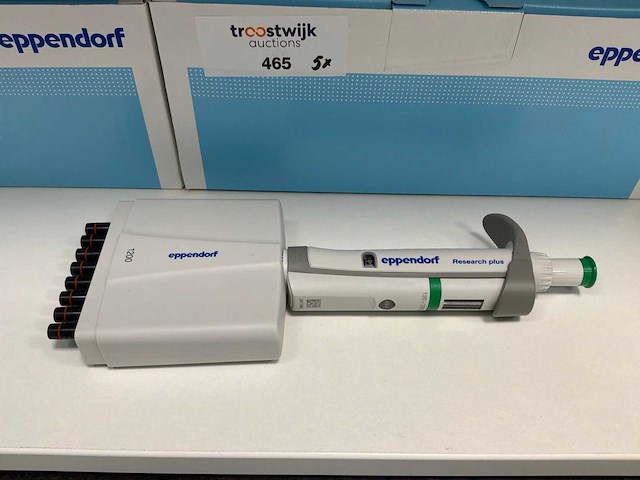 Eppendorf research plus multi pipette (5x) - afbeelding 1 van  2