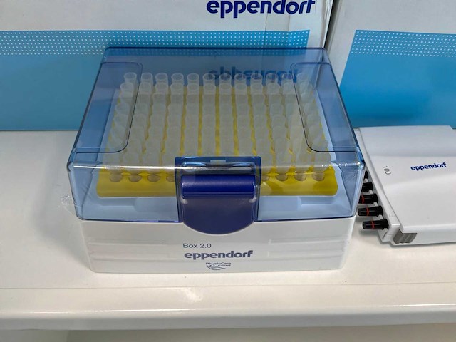 Eppendorf research plus multi pipette (5x) - afbeelding 4 van  4