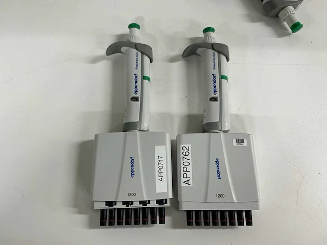 Eppendorf research plus multi pipette - afbeelding 6 van  7