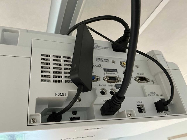 Epson beamer & projectiescherm - afbeelding 4 van  6