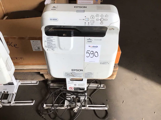 Epson eb-685w beamer - afbeelding 1 van  4