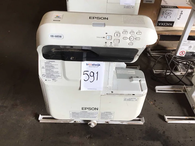 Epson eb-685w beamer - afbeelding 1 van  3
