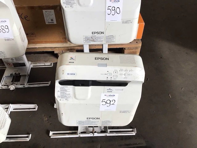 Epson eb-685w beamer - afbeelding 1 van  3
