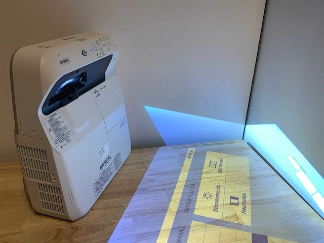 Epson eb-685w beamers & projectie - afbeelding 1 van  8