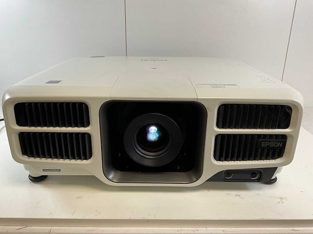 Epson (eb-l1100u) 5000 lumen wuxga projector (5250 lamp hours) - afbeelding 1 van  6