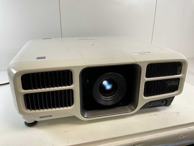 Epson (eb-l1100u) 5000 lumen wuxga projector (5250 lamp hours) - afbeelding 2 van  6