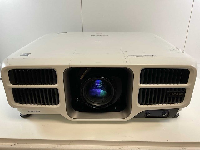 Epson (eb-l1490u) 9000 lumen wuxga projector (204 lamp hours) - afbeelding 3 van  7