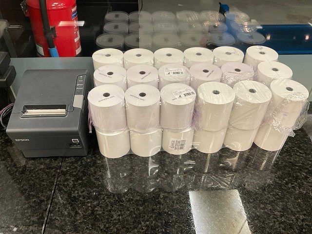 Epson m244a thermische bonprinter met voorraad kassarollen - afbeelding 1 van  4