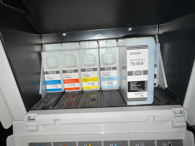 Epson stylus pro 9900 professionele 44” grootformaat fotoprinter - afbeelding 5 van  6