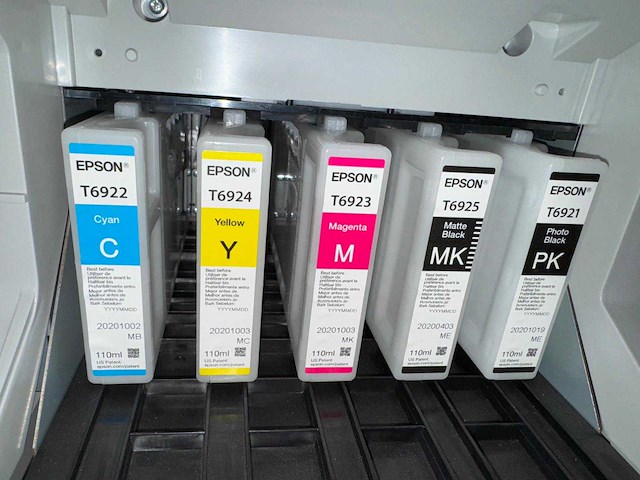 Epson surecolor t3200 & t5000 digitale kleurenprinter (2x) - afbeelding 8 van  11
