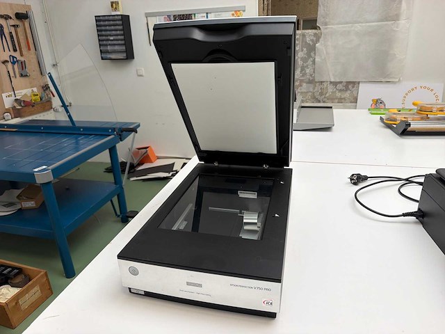 Epson v750 pro scanner - afbeelding 2 van  4