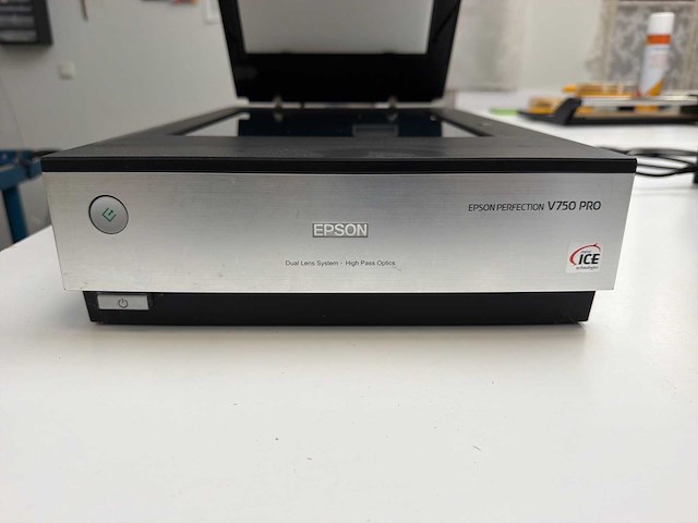 Epson v750 pro scanner - afbeelding 3 van  4
