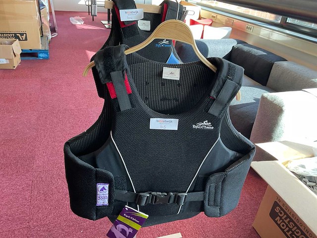 Equi theme bodyprotector - afbeelding 1 van  3
