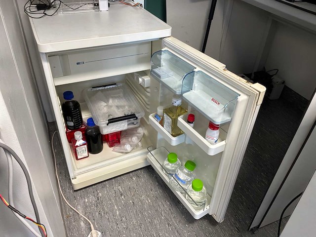 Equisit/bosch laboratorium vriezer/koelkast (3x) - afbeelding 4 van  5