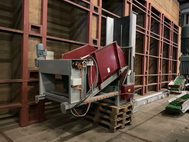 Erc machinery - kistenvuller - 2011 - afbeelding 1 van  6