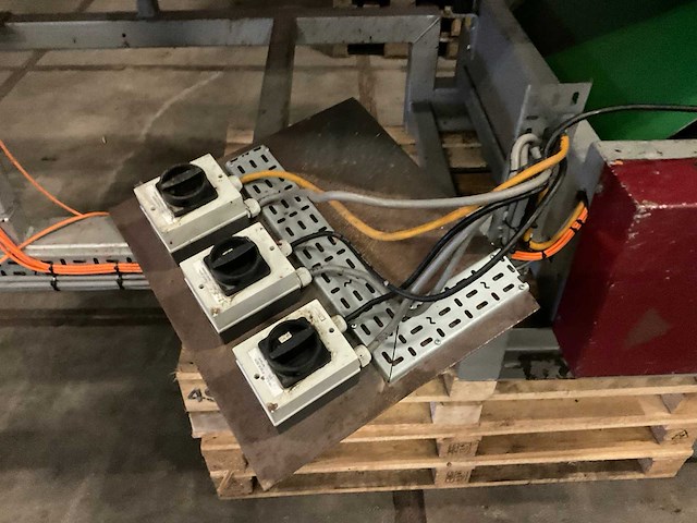 Erc machinery - kistenvuller - 2011 - afbeelding 9 van  10