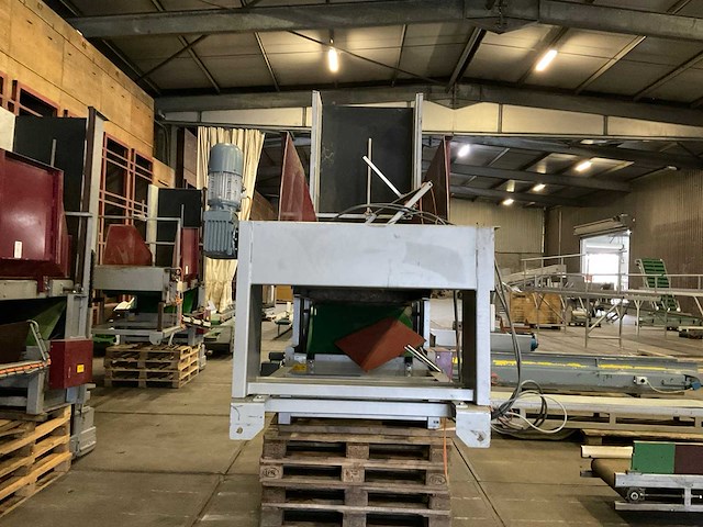 Erc machinery - kistenvuller - 2011 - afbeelding 4 van  9